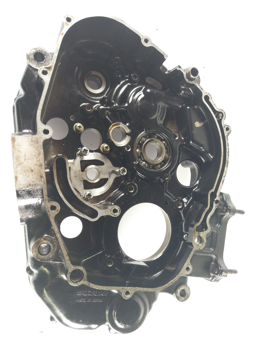 Suzuki DR 650 SP42B - Motorgehäusehälfte rechts mit Sumpffilter und Ausgleichswelle