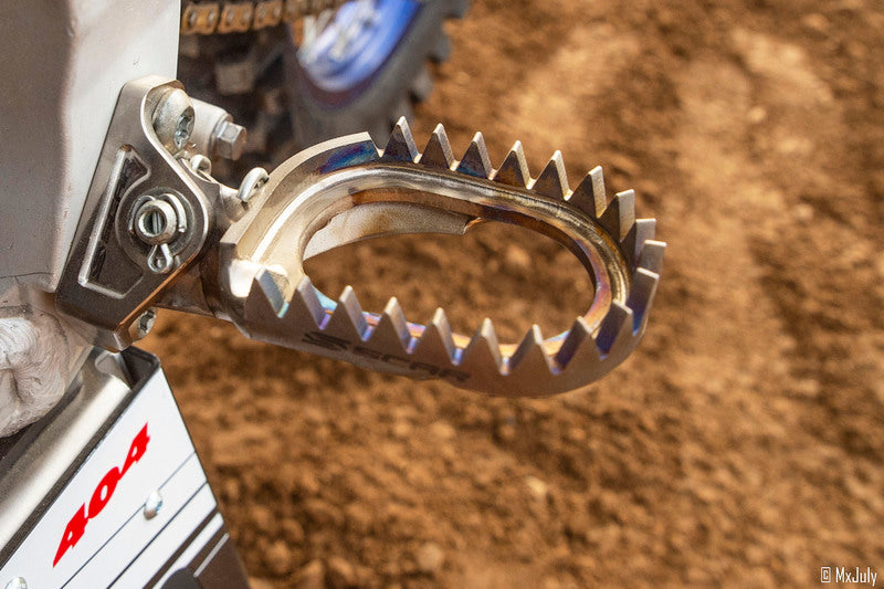 Yamaha Tenere 700 World Raid [SCAR] - pedane in titanio autopulenti