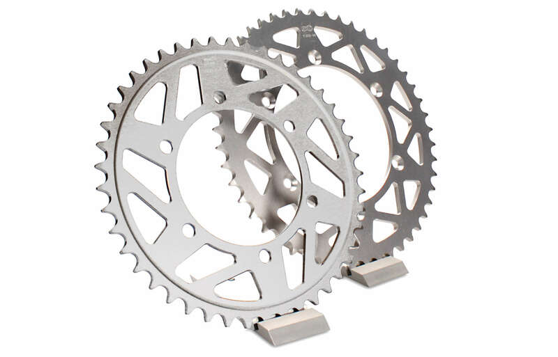 Yamaha Yzf R6 [AFAM] - Corona in alluminio standard - 525
