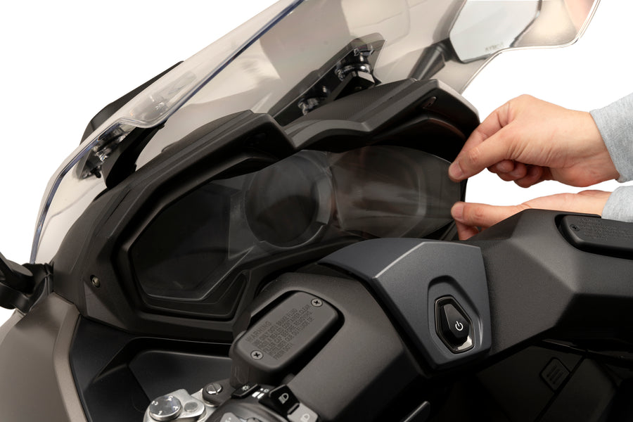 KYMCO AK 550 PREMIUM [2025] – Protektor Dashboard – Transparent