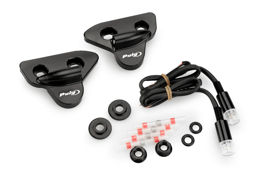 YAMAHA YZF-R1M [2025] – Rear view mirror caps with tab indicator set – Black