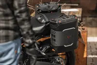 Yamaha XTZ 750 [SW-MOTECH] – Borsa laterale V-LOC WP (16 litri)