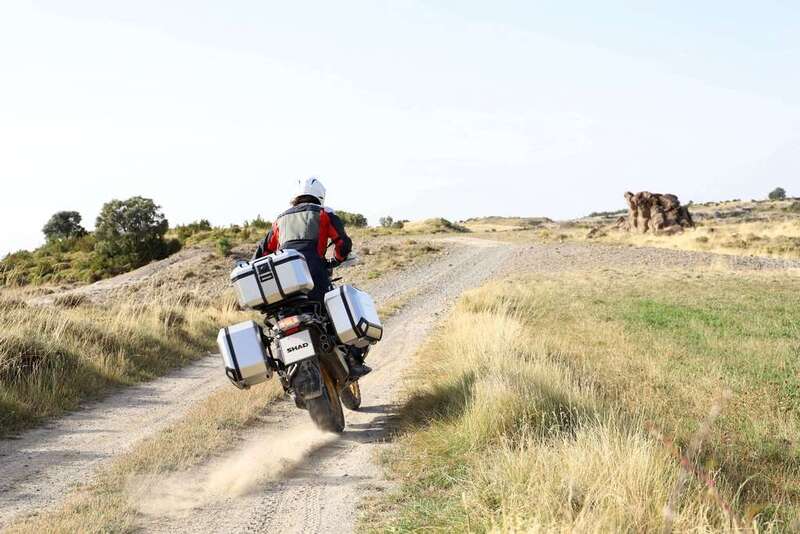 Aprilia Tuareg Rally 660 [SHAD] - Terra Full Pack 131 L – Topcase 37 L + Seitenkoffer