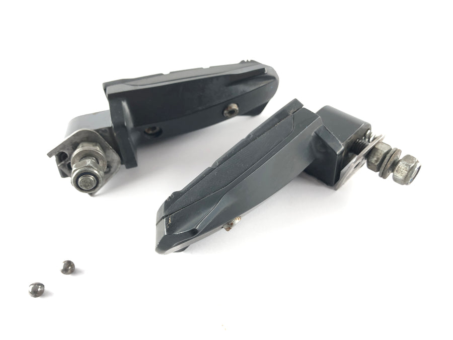 BMW F 650 CS Scarver [2001] - Passenger footrests right and left