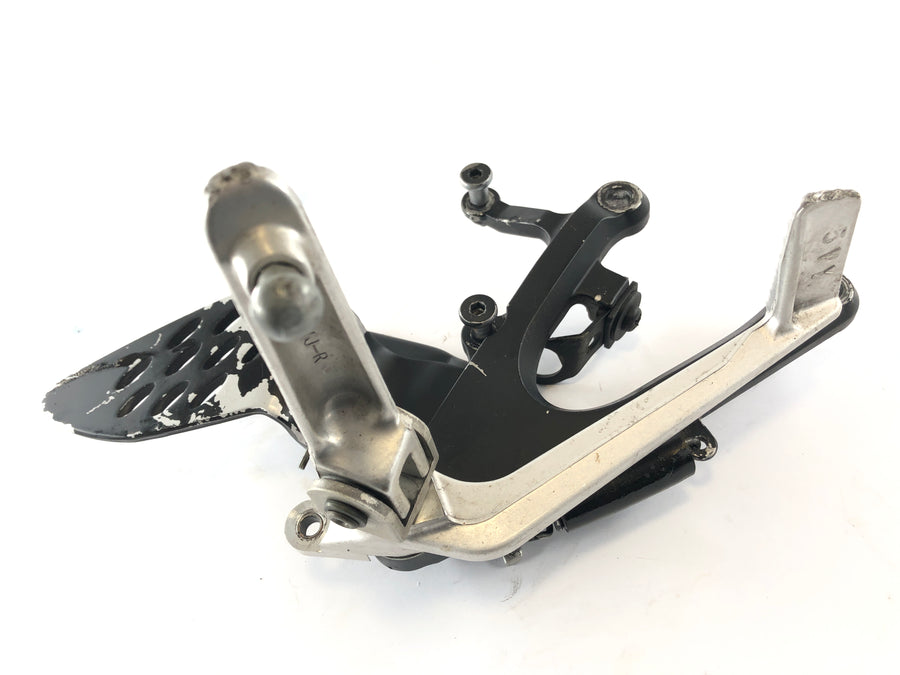 Yamaha YZF R1 RN12 [2005] - Foodrest a destra con supporto e pedale del freno