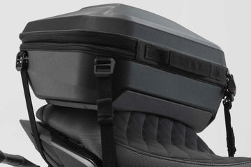 aprilia rx 125 [SW-MOTECH] – Variante con cinghia di tensione per bauletto Urban ABS con inserto a pavimento