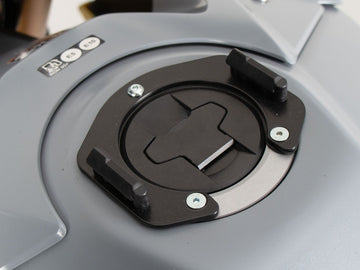 Suzuki V-Strom 800 DE [2023-2025] -Tanking Basic incluso SAC del serbatoio di controparte