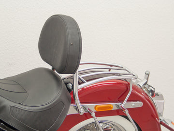 Harley Davidson Softail Deluxe (Milwaukee -Eight 107/114) [2018] - Driver Sissy Bar con un grande cuscino arrotondato e portapacchi