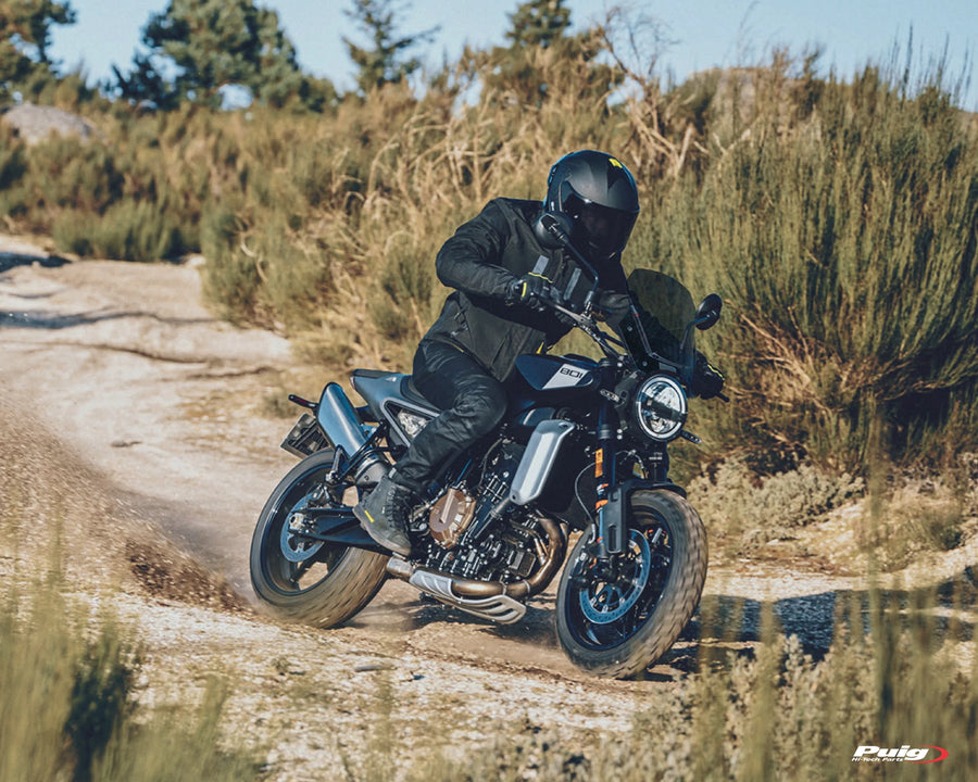 HUSQVARNA SVARTPILEN 801 [2025] – New Generation Sport – Transparent