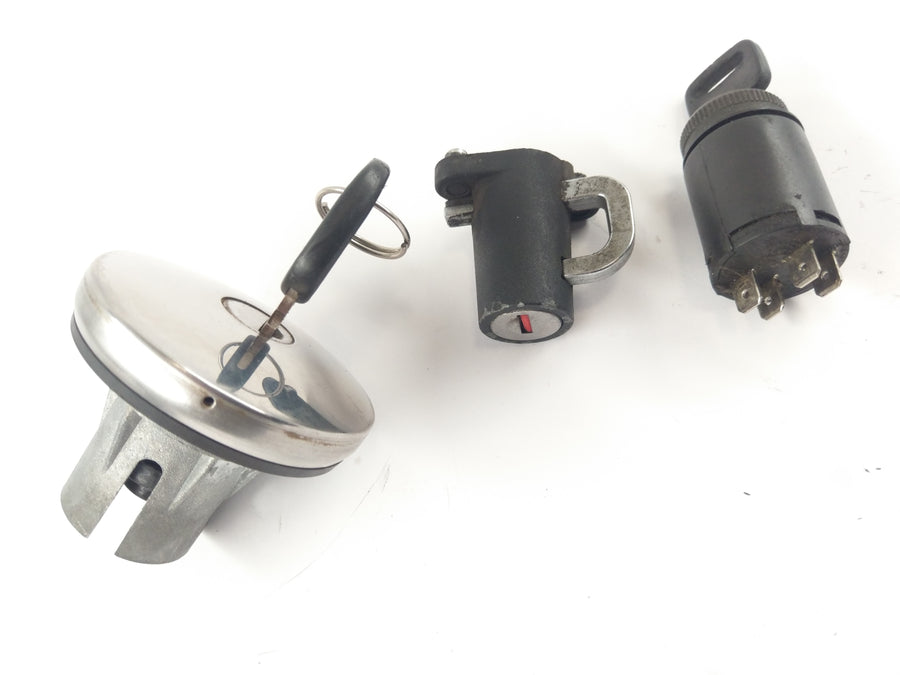 Moto Guzzi Nevada 750 LK [2001] - Locksmith Accenition Gap Tanl Lid Helmet Lock