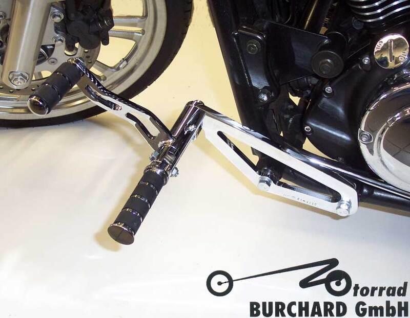 Kawasaki Vn 900 [BURCHARD EXCELLENCE] - vorverlegte Fußrastenanlage mit ABE, +17 cm, Kawasaki VN 900 Classic /Custom, Sundance glatt, schwarz glänzend