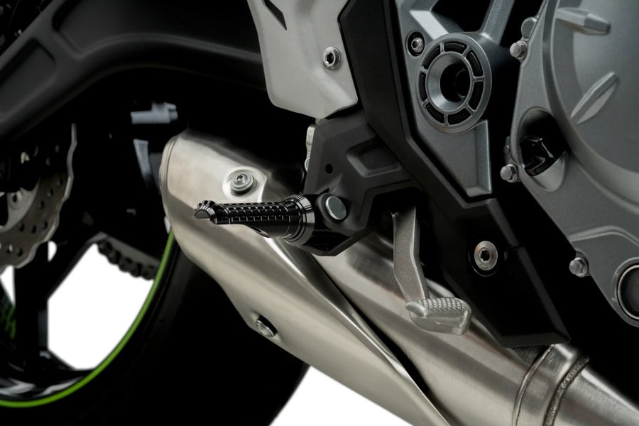 KTM RC 390 [2025] – Pedane R-Fighter – argento