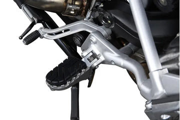 Moto Guzzi V 85 TT [SW-MOTECH] – Poggiapiedi Ion