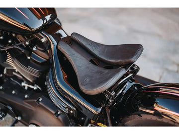 Harley Davidson FXBB [2018-2020] – Rahmenabdeckung für Solo-Federsitz Schwarz Glanz - 0