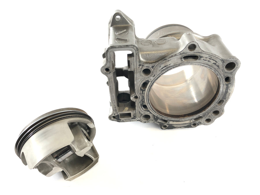 Suzuki DL 1000 V-Strom [2006] - Zylinder mit Kolben vorne