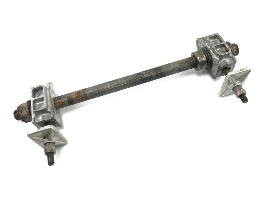 Honda XL 600 LM PD04 [1985] - Hinterradachse Achse Radachse mit Kettenspanner