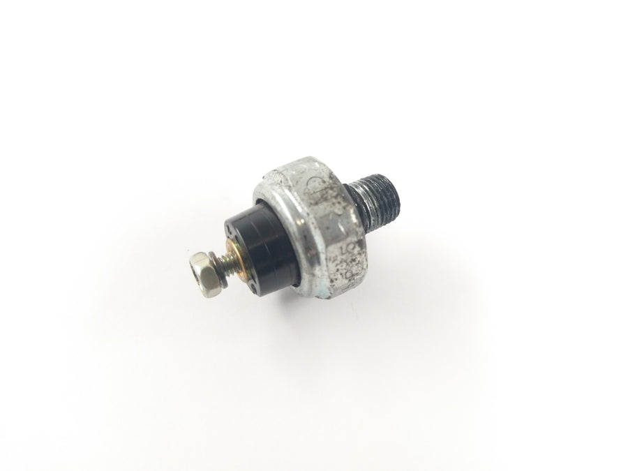 Honda CBR 900 RR SC28 [1993] - Oil pressure switch