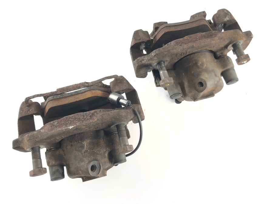 BMW M 535i E28 [1986] - Pinza freno presso la coppia del set anteriore