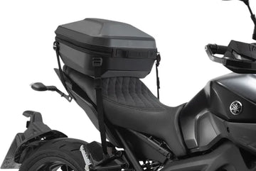 Moto Guzzi V9 [SW-MOTECH] – Variante con cinghia di tensione per bauletto Urban ABS con inserto a pavimento