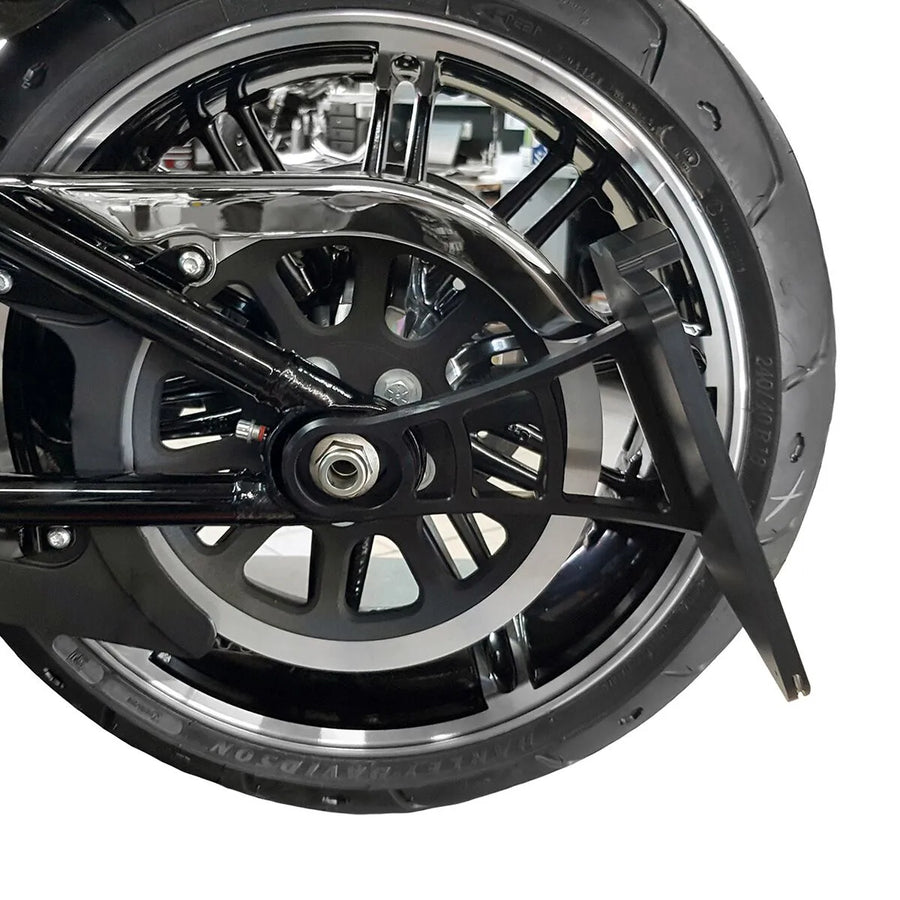 harley-davidson street bob [HEINZ BIKES] – Seitlich montierter Kennzeichenhalter mit Kennzeichenbeleuchtung