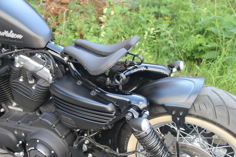 Harley-Davidson Sportster S [CULT WERK] – Sella oscillante vecchia scuola