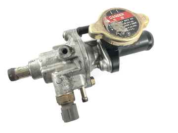 Honda VTX 1800 SC46 [2004] - Collegamento del liquido di raffreddamento del distributore dell'acqua di raffreddamento del termostato