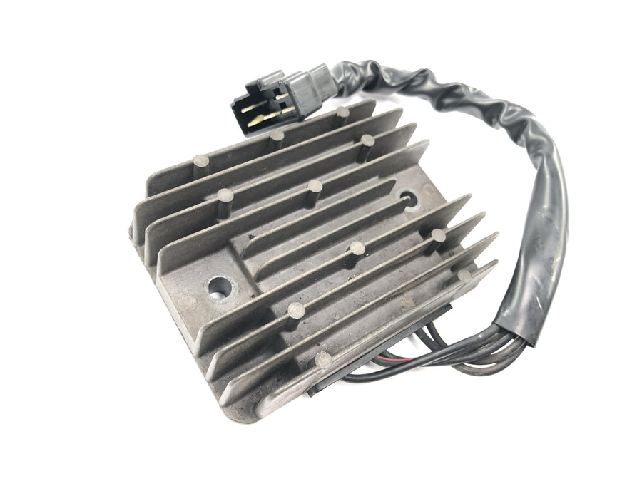 Triumph Bonneville T100 986MF [2012] - Spannungsregler Gleichrichter Regler
