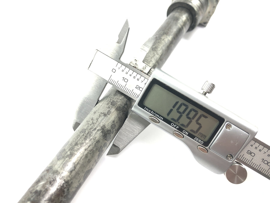 Honda CBR 900 RR Fireblade SC33 [2000] - asse ruota posteriore asse passante asse ruota