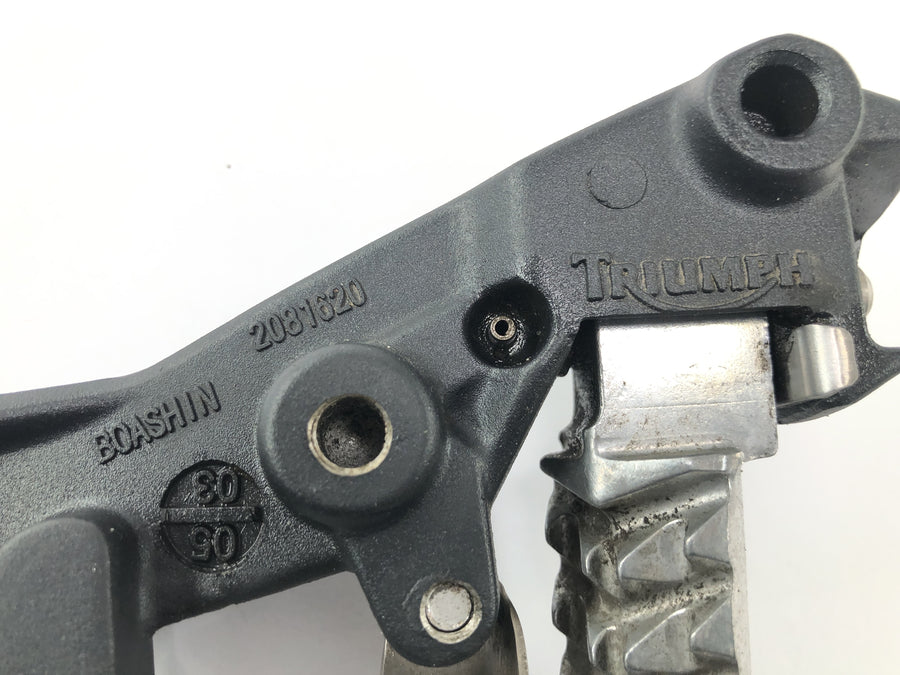 Triumph Sprint ST 1050 [2005] - poggiapiedi pediatrici a sinistra con un passeggero di poggiapiedi del supporto
