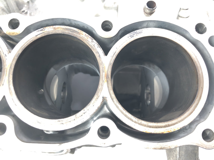 Honda CBR 900 RR Fireblade SC33 [2000] - Motorblock Kurbelgehäuse mit Kolben