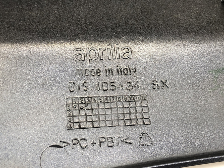 Aprilia RST 1000 Futura [2002] - Sitzbankverkleidung hinten rechts Heckverkleidung