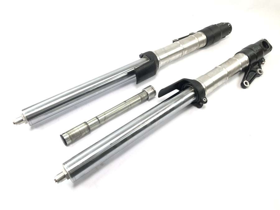 Triumph Speed ​​Triple T509 [1998] - Telescopic fork with axle