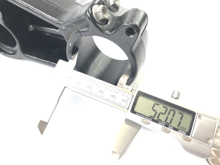 Aprilia RST 1000 Futura [2002] - fork bridge below