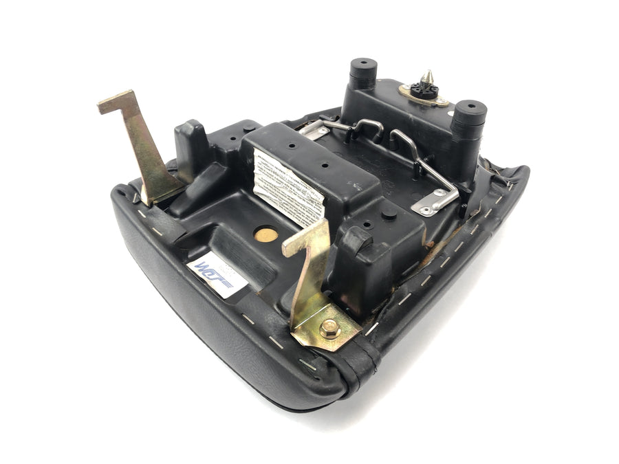 Triumph Daytona 955i T595N [2003] - Socius seat seated in the back
