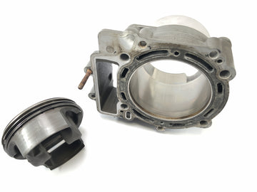 KTM 950 SM LC8 [2008] - Cilindro con pistoni nella parte posteriore - 0