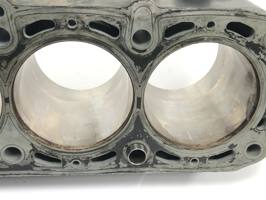 Kawasaki ZRX 1200 S ZRT20A [2001] - Cylinder with piston set cylinder block