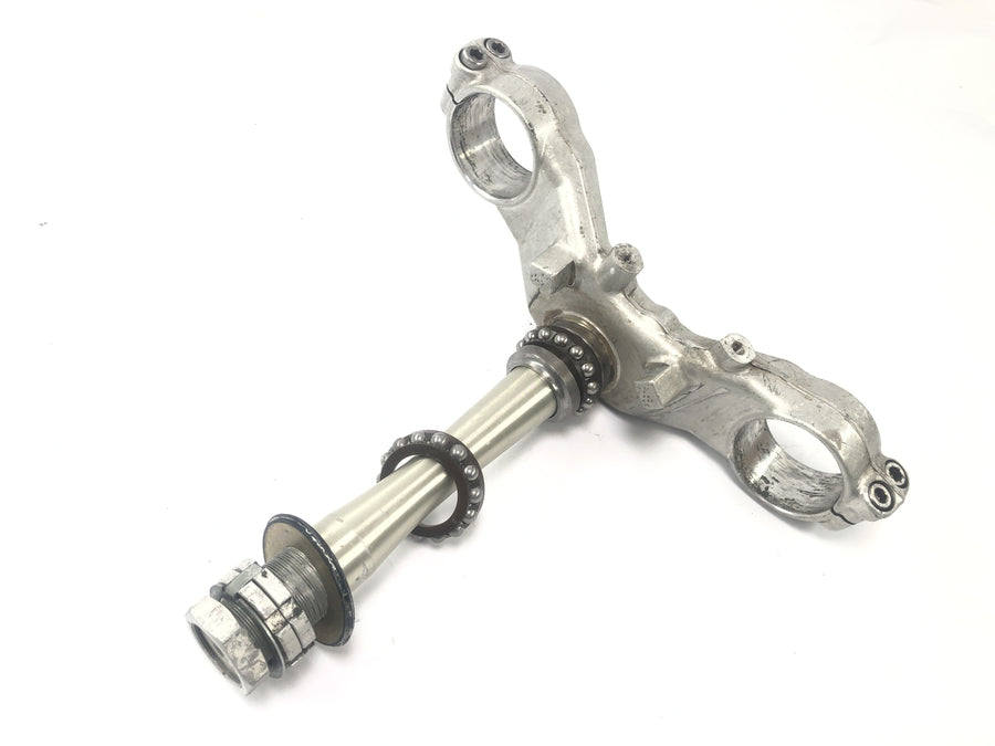 Yamaha YZF R1 RN01 [1998] - fork bridge below