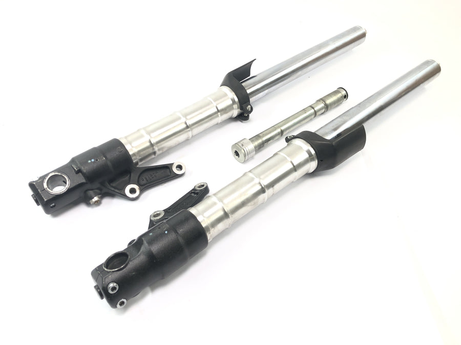 Triumph Speed ​​Triple T509 [1998] - Telescopic fork with axle