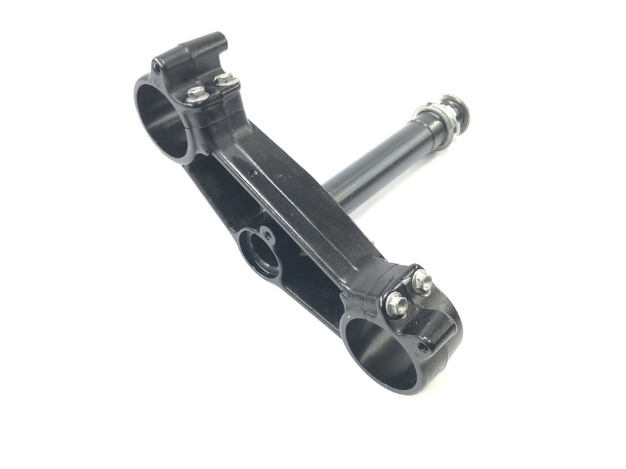 Aprilia RST 1000 Futura [2002] - fork bridge below