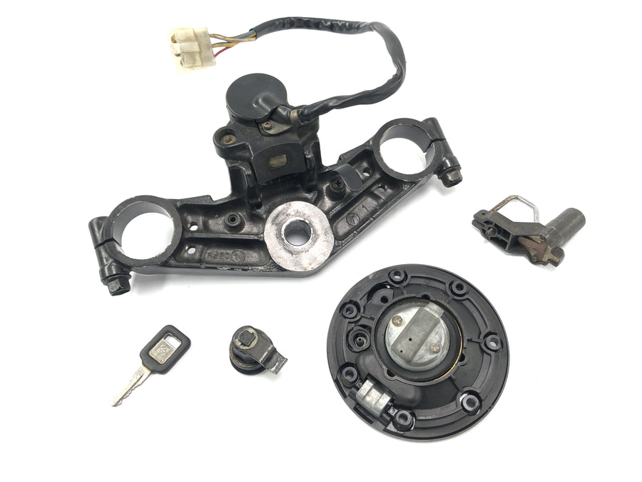 Kawasaki ZX -10 ZXT00B [1990] - Locksmith con bridge fork sul blocco del sedile della serratura del serbatoio superiore