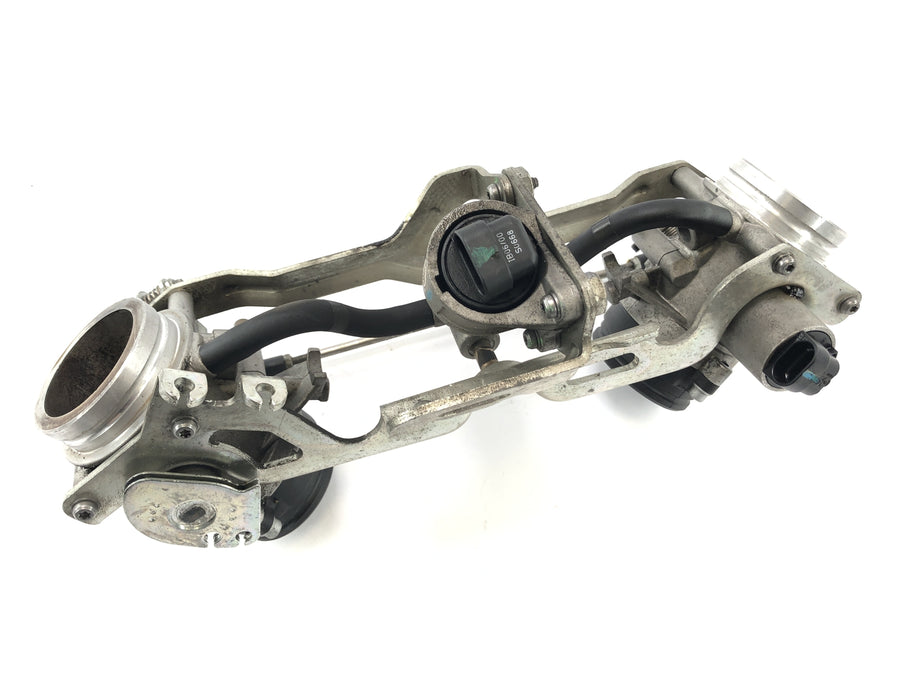 Moto Guzzi Stelvio 1200 4V [2009] - Sistema di iniezione della valvola a farfalla con aste