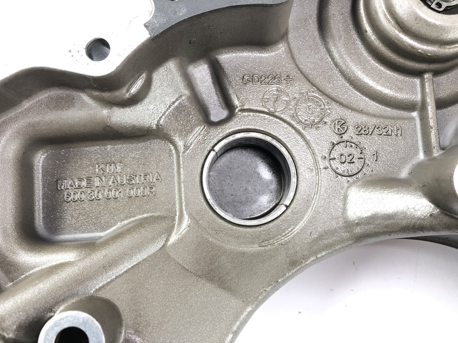 KTM 950 SM LC8 [2008] - Coperchi di accoppiamento all'interno del coperchio del motore della pompa dell'acqua a destra