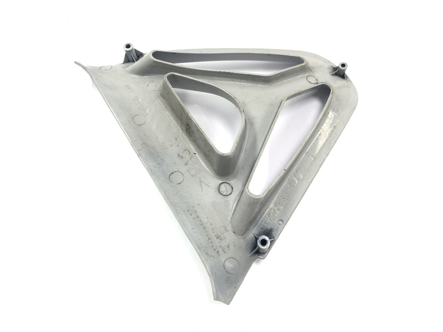 Yamaha YZF R1 RN04 [2001] - Center front fairing