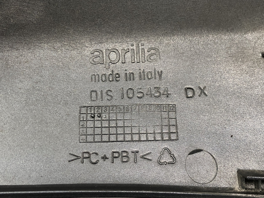 Aprilia RST 1000 Futura [2002] - Sitzbankverkleidung hinten links Heckverkleidung