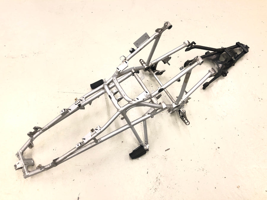 BMW R 1200 GS R12 K25 [2004] - frame with papers main frame rear frame chassis