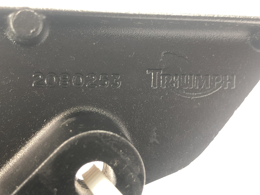 Triumph Daytona 1200 T300D [1994] - Fußrastenanlage Fahrer rechts mit Bremspedal