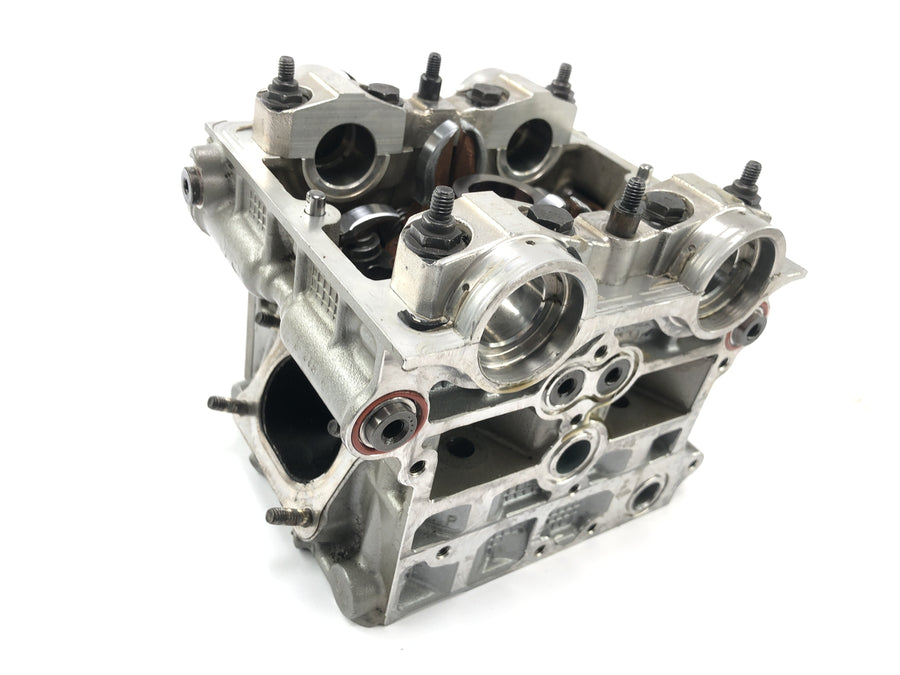 Ducati 999 H4 [2003] - cylinder head at the back