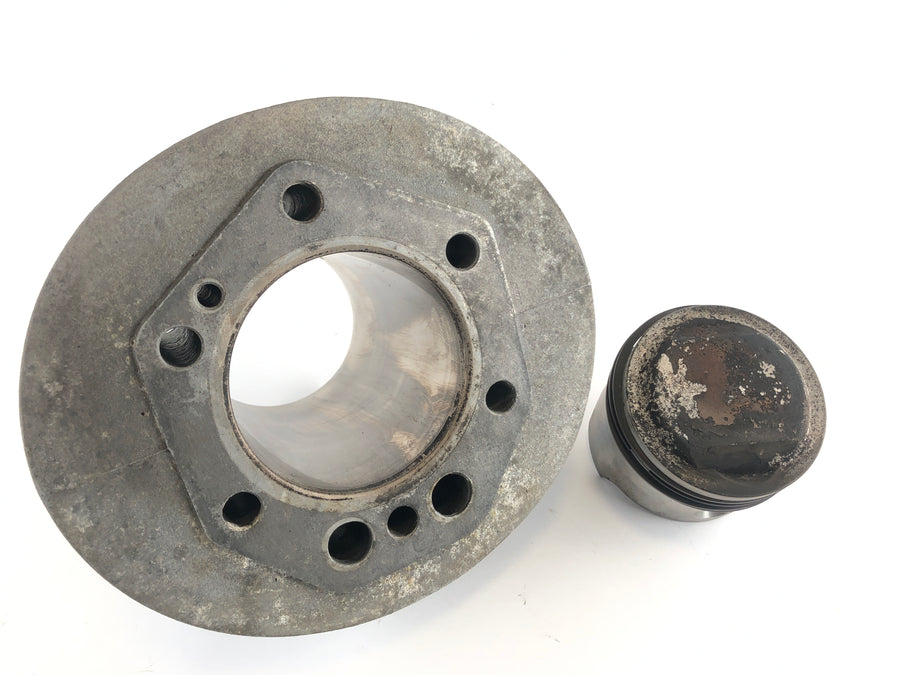 Moto Guzzi 850-T3 [1980] - Cylinder with piston cylinder lying left