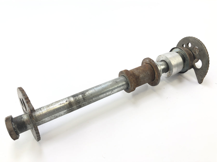 Yamaha DT 125 DE06 [2005] - Rear axle with chain tensioner