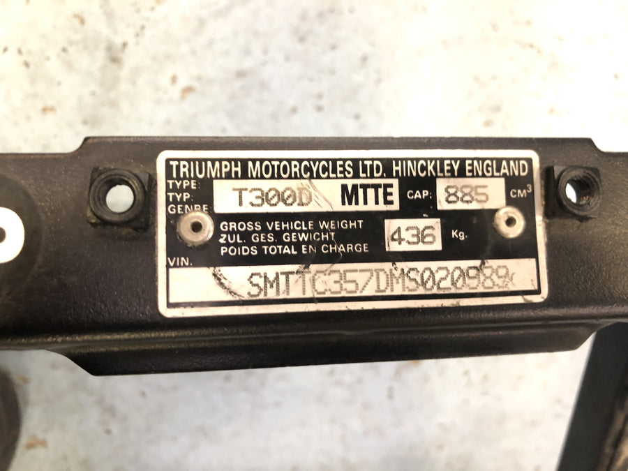 Triumph Daytona 900 T300D [1996] - Telaio principale con libretto di circolazione